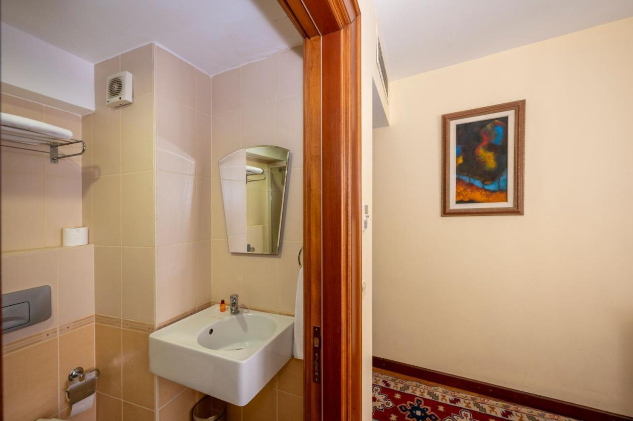Hotel Erdal Истанбул Екстериор снимка